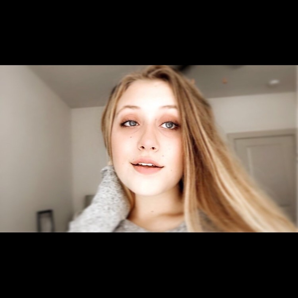 Meet your Posher, Lauren